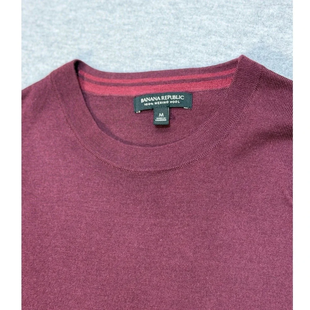 Banana Republic Mens M Burgundy 100% Merino Wool Crew Neck Sweater